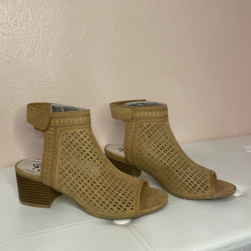 Justice shoes